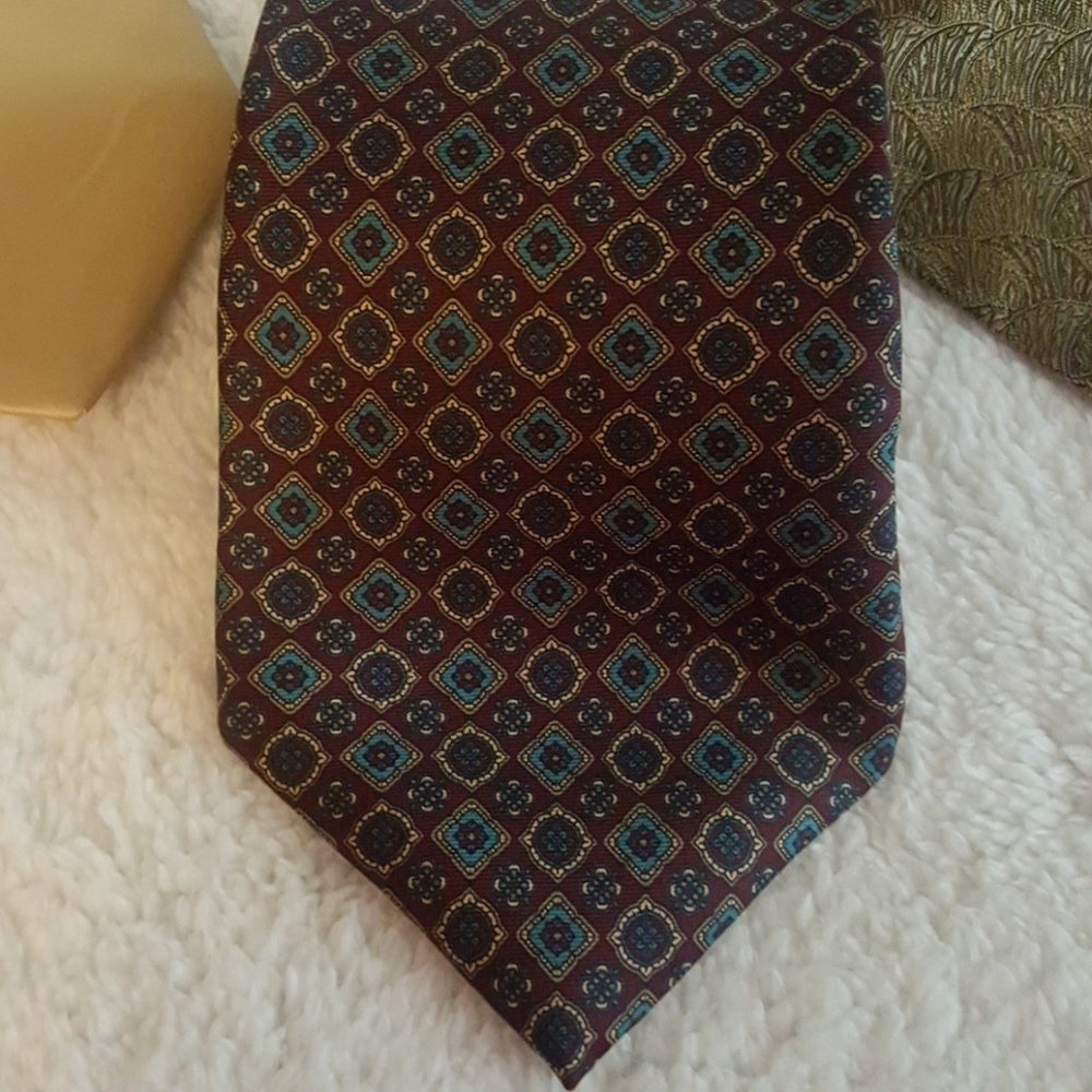 Like New mens tie